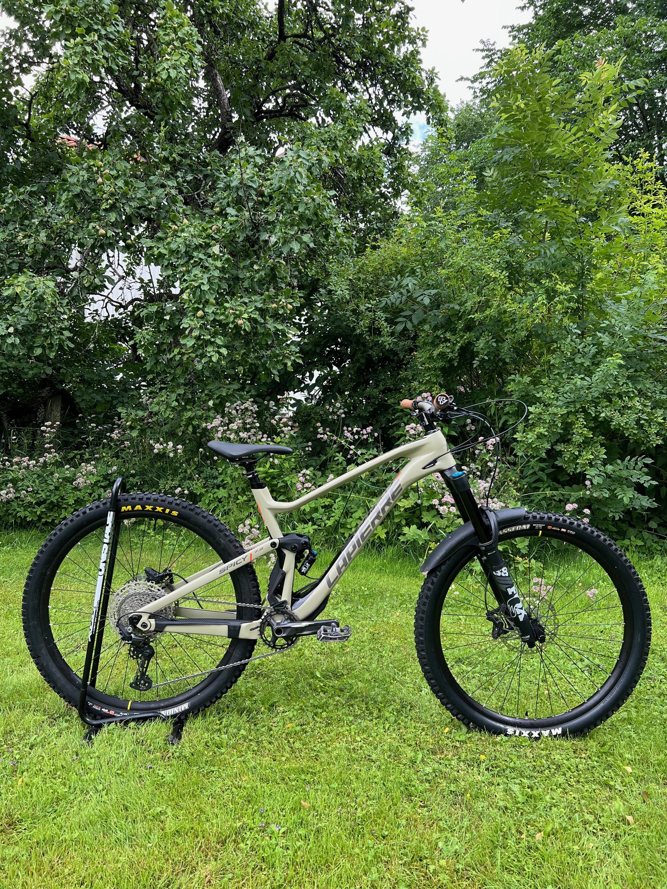 Säljes: Lapierre Spicy 7.9 Custom i nyskick 2022 - Large | Happyride.se