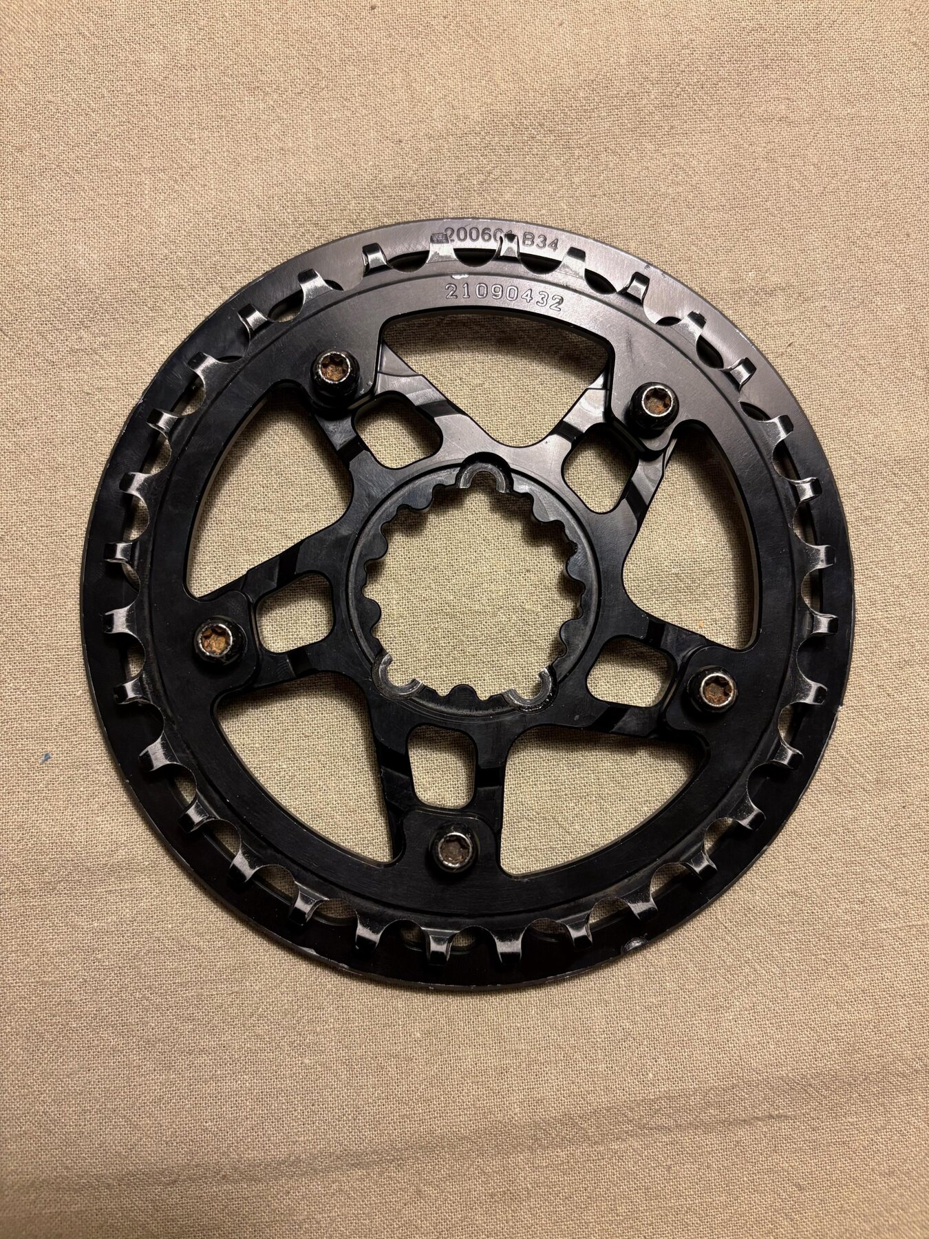 Säljes: Wolf Tooth - Camo Bash Spider + Chainring (SRAM 3-bolt crank ...