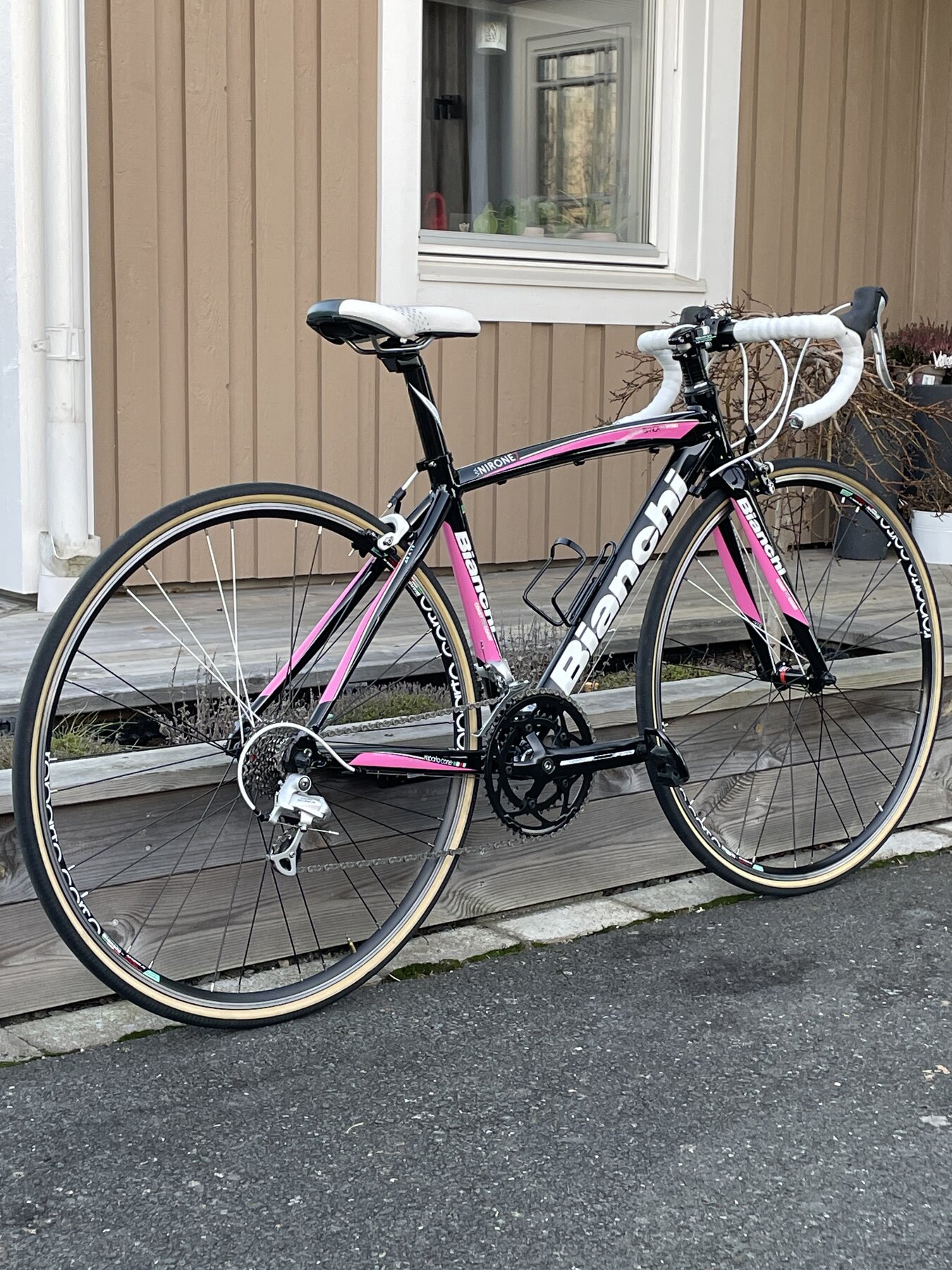 Säljes: Bianchi Via Nirone small i nyskick | Happyride.se