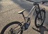 Commencal Supreme V4 Race downhill Mountainbike säljes