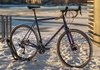 Kampanj - Gravel Kona Rove LTD Brooks 2026 - Kromolystål/Kolfiber Cross / Gravel säljes