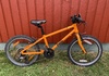 Frog 55, 20”, orange Barncykel säljes