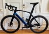 Trek Madone SL7 Gen 6 i storlek 58 – en aerodynamisk toppcykel i nyskick, endast körd cirka 20 mil Racercykel / Landsväg säljes