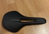  Fizik Vento Antares R5, S-Alloy rails, 140mm Tillbehör säljes