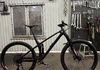 YT Izzo 2023 (Large) Mountainbike säljes