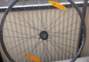 Bontrager 622x17 framhjul genongående axel