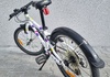 Frog Bike 52 (20") – Vit med färgglada prickar (originalskärmar &amp; stöd) Barncykel säljes