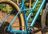 Ny hybrid / äventyrcykel Marin Larkspur 1 2026 - Chromolystål-ram Cross / Gravel säljes