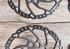 Pedaler, skivor, handtag enduro/dh/trail Tillbehör säljes