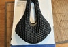 Selle San Marco Shortfit 2.0 3D Open-Fit Carbon FX sadel Komponenter säljes
