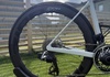 BMC Teammachine SLR 01 – SRAM Red AXS – Zipp 454 NSW – storlek 61 Racercykel / Landsväg säljes