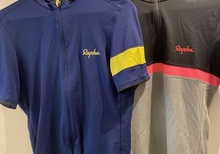 Rapha tröjor, Trek hjälmar, Giro skor.