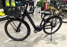 Helt ny Trek District+ 1C Lowstep – Matte Deep Dark Blue (S)