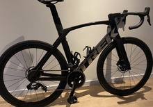 Trek Madone 2021 Storlek 58 ”Black Peal”