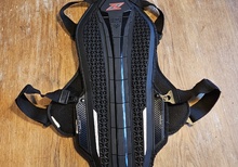 Zandona rygg/bröstskydd 