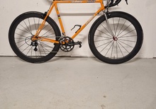 Crescent Neo Retro med 10-delad Campagnolo Veloce