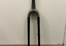 Kolfibergafflar gravel