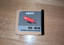 Alpkit uppladdningsbar baklampa 