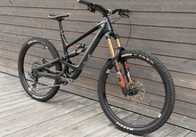 YT Capra Core 4 2023 (XL) i toppskick