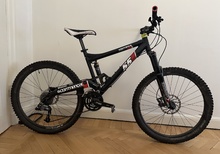 Heldämpad mountainbike