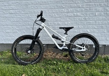 Commencal Clash 20” 2024