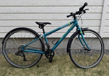  Islabikes Beinn 26 Teal (2020) – Toppskick, fullutrustad & unik juniorcykel