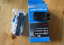 3 portars kopplingsbox Shimano Di2 SM-EW90-A