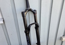 NY - Rockshox Lyrik 160mm framgaffel