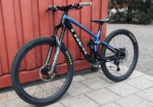 Trek Fuel EX 8 Gen 5 2022 | Uppgraderad med DVO Diamond 36 SL + Topaz Prime | M