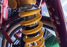 Öhlins TTX22M fjäder