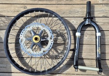 Bullitt Shimano Saint framgaffel med 20" hjul och bromsskiva