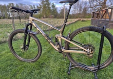 Trek Top Fuel 9.7 + AXS växlar (uppgradering) / Kolfiber / XL storlek / Stativ