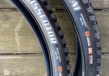 Maxxis Assegai och dissector