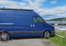 - VW Crafter campervan med plats för 4 cyklar 