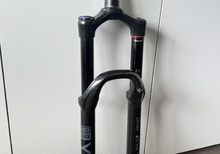 RockShox Yari RC DebonAir Boost 27.5” Suspension Fork – Lightly Used
