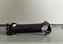 Easton 130 mm stam, saknar en skruv 