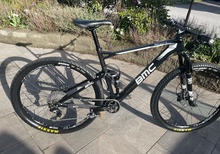 BMC Fourstroke 02, Heldämpad kolfiberraket
