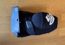 Sweet Protection Bearsuit Light Knee Pads, stl XL — NYA