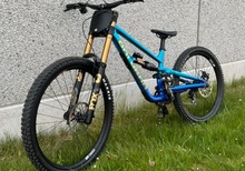 Downhill cykel, Polygon Collosus Dh9 2025