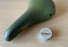 Grön Brooks Colt cykelsadel