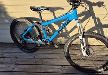 Kona stinky 24" .Coilair –  Barn Fullsuspension för Enduro & Freeride