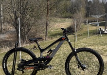 YT Tues CF Pro Race Mullet Downhill