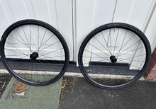 SPECIALIZED DT Swiss R470 fram och bak. HELT NYA - med däck