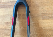 Bontrager 700c carbon gaffel 100mm axel