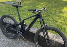 TREK Fuel EX 9.8 AXS Gen 6