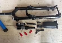 Rockshox Zeb & Superdeluxe ultimate Flight Attendant