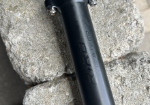 Sadelstolpe 31,6 RIRO Kina carbon 