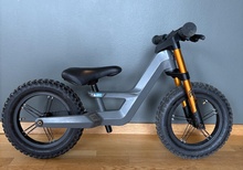 Berg Biky - Springcykel + Giro Scampi hjälm
