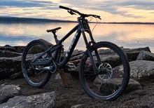 TREK Session 8, R3 (L/XL), 2024