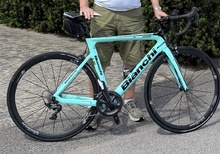 Bianchi Aria i klassisk Celeste-färg